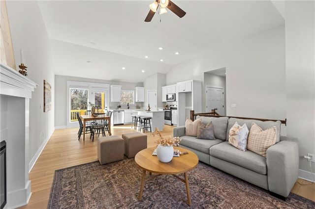 541 Oregon Street, Leavenworth, KS 66048