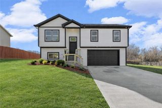 541 Oregon Street, Leavenworth, KS 66048