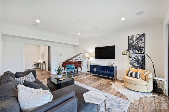 4542 Montclair Avenue, Charlotte, NC 28211