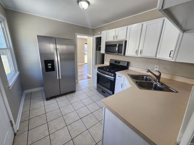 2904 Madison Avenue, Evansville, IN 47714