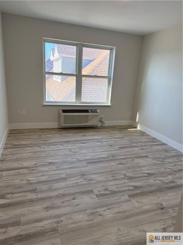 251 Livingston Avenue 306, New Brunswick, NJ 08901