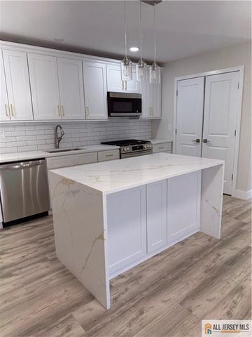 251 Livingston Avenue 306, New Brunswick, NJ 08901