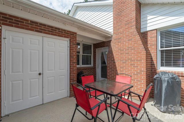 19960 Oak Leaf Circle, Cornelius, NC 28031