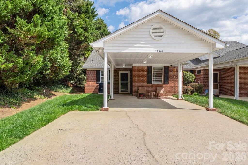 19960 Oak Leaf Circle, Cornelius, NC 28031