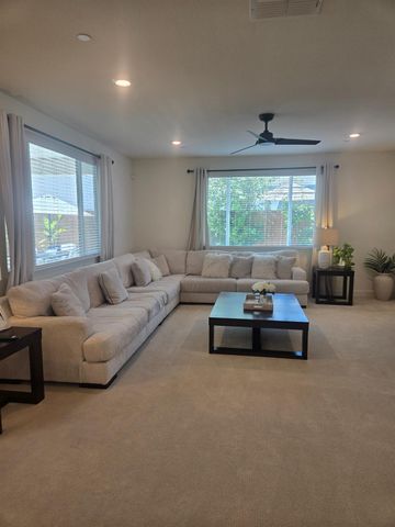 5907 Bonneville, Sacramento, CA 95835