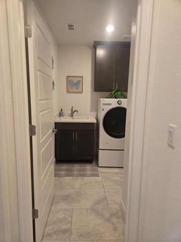 5907 Bonneville, Sacramento, CA 95835
