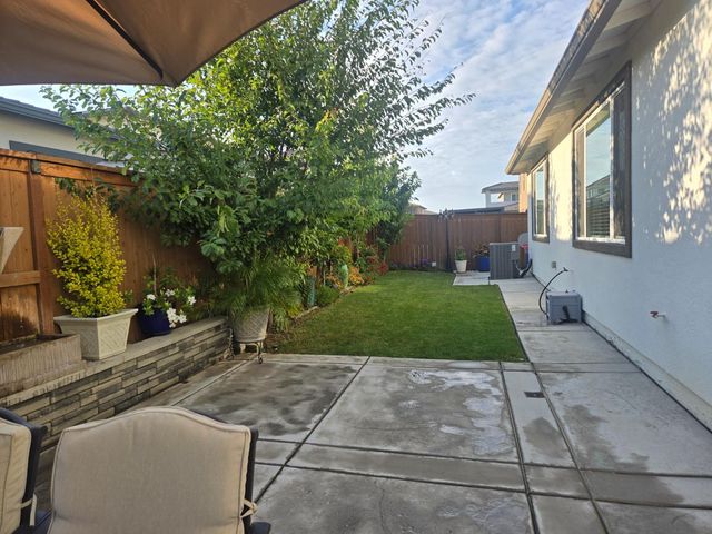 5907 Bonneville, Sacramento, CA 95835