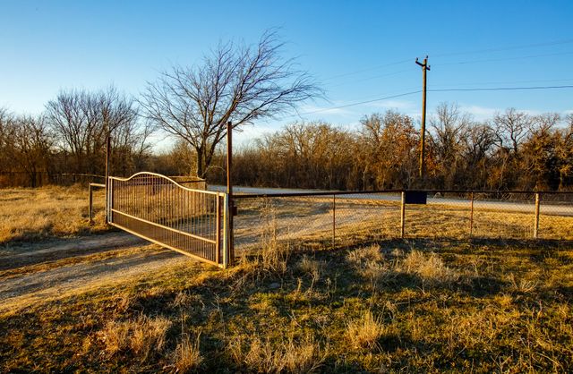 4312 Shawver Road, Perrin, TX 76486