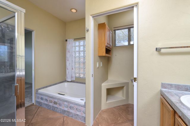 3723 N Bay Horse Loop, Tucson, AZ 85719