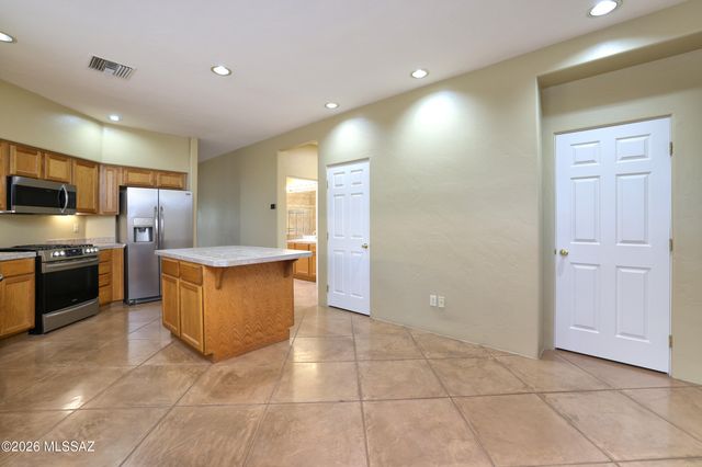 3723 N Bay Horse Loop, Tucson, AZ 85719