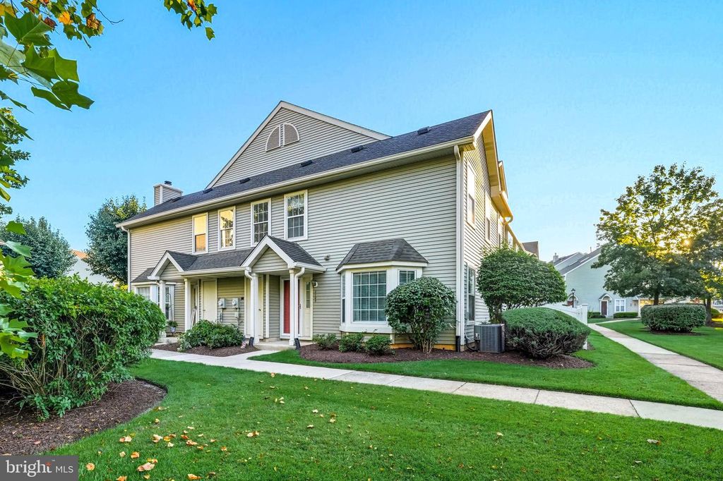 1105 YARMOUTH LN, Mount Laurel, NJ 08054