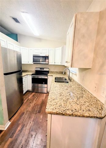 2404 NE 32ND PLACE, Ocala, FL 34479