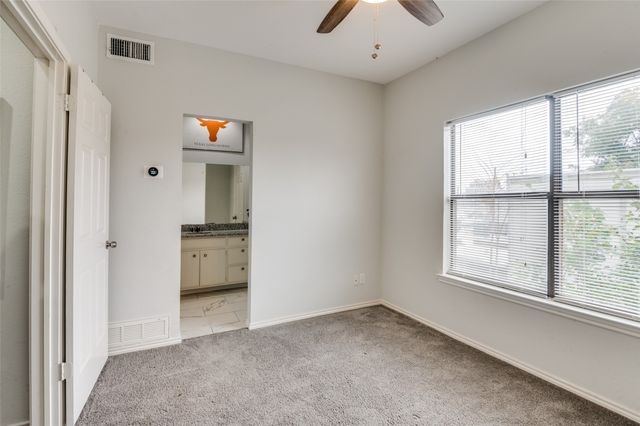 2728 Reagan Street 202, Dallas, TX 75219