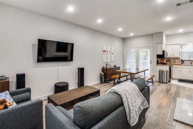 2728 Reagan Street 202, Dallas, TX 75219