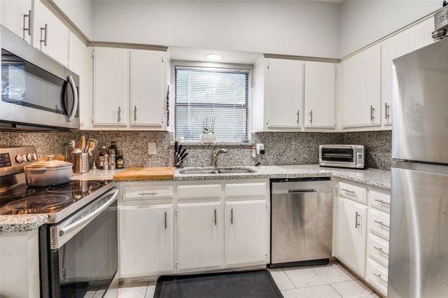 2728 Reagan Street 202, Dallas, TX 75219
