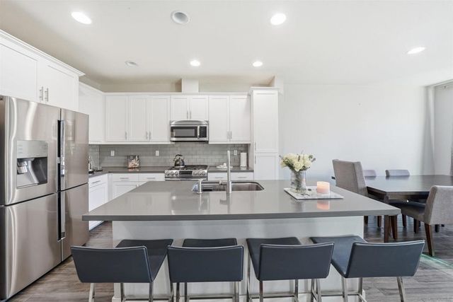 1740 San Eugenio, San Diego, CA 92154