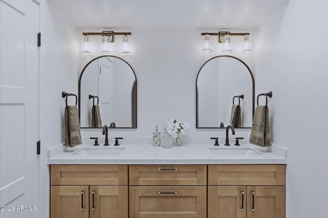 2136 W IRONWOOD Drive, Chandler, AZ 85224