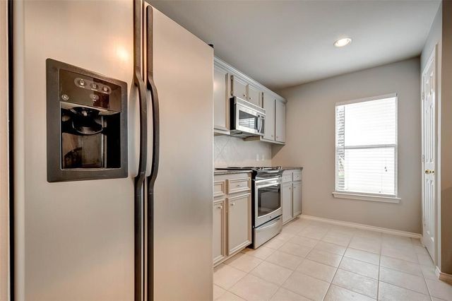 1718 Redwing Cove Drive, Houston, TX 77009