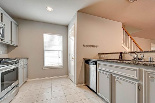 1718 Redwing Cove Drive, Houston, TX 77009