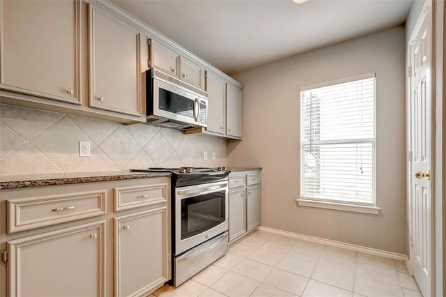 1718 Redwing Cove Drive, Houston, TX 77009