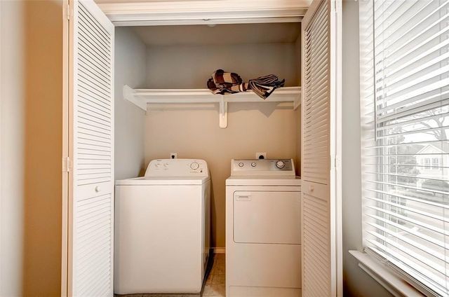 1718 Redwing Cove Drive, Houston, TX 77009