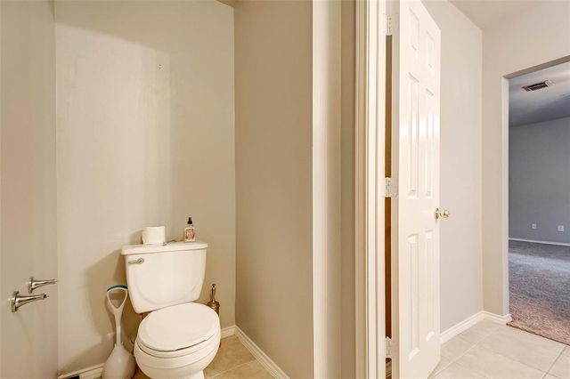 1718 Redwing Cove Drive, Houston, TX 77009