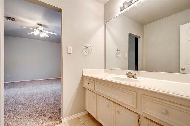 1718 Redwing Cove Drive, Houston, TX 77009