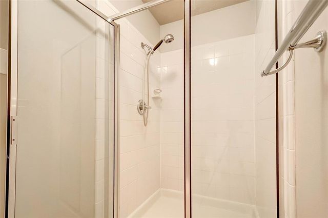 1718 Redwing Cove Drive, Houston, TX 77009