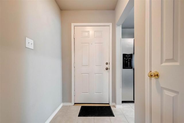 1718 Redwing Cove Drive, Houston, TX 77009