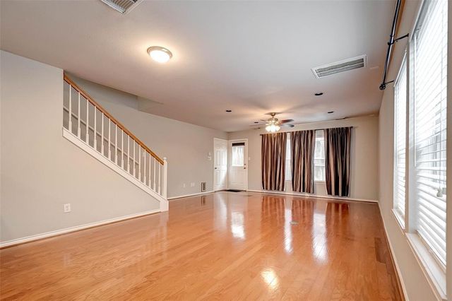 1718 Redwing Cove Drive, Houston, TX 77009