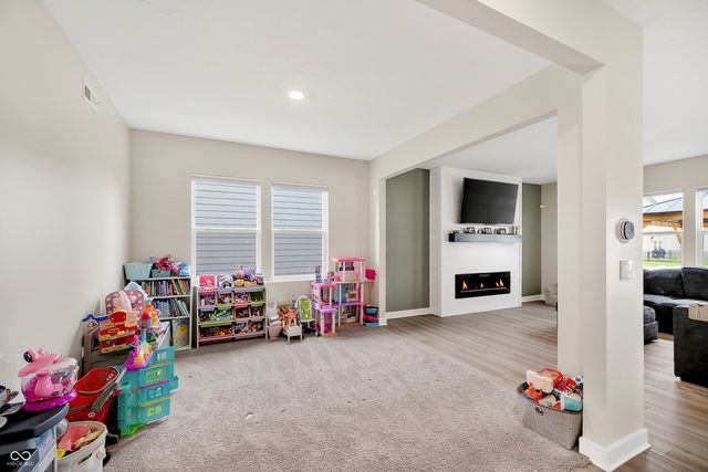2321 S Bingham Place, New Palestine, IN 46163