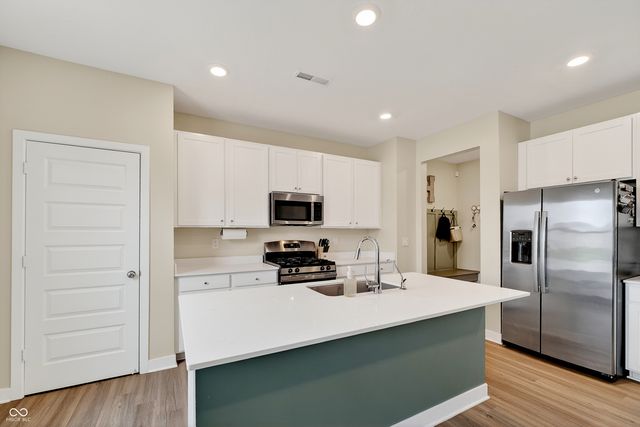 2321 S Bingham Place, New Palestine, IN 46163