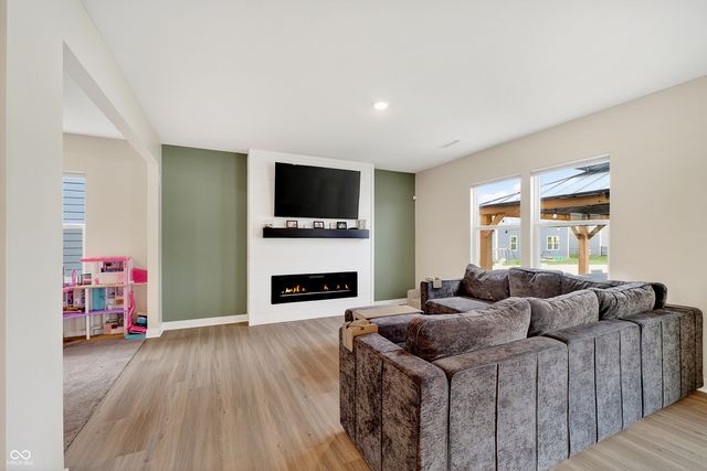 2321 S Bingham Place, New Palestine, IN 46163
