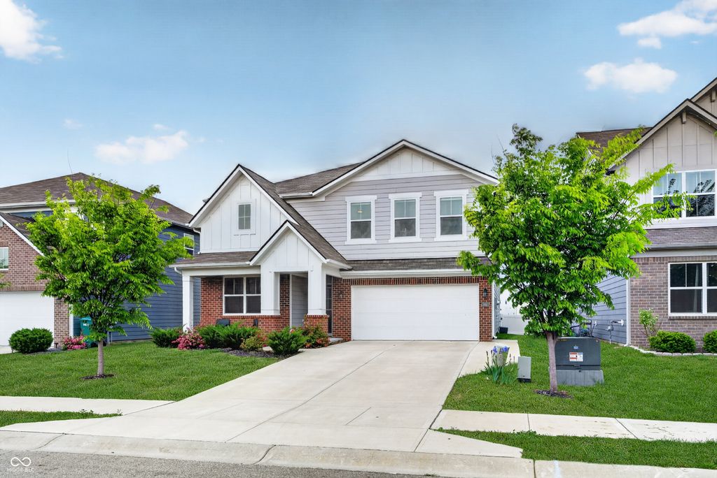 2321 S Bingham Place, New Palestine, IN 46163