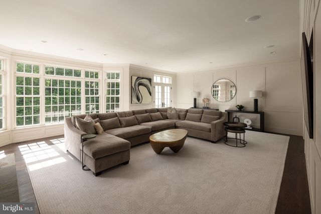 8611 COUNTRY CLUB DR, Bethesda, MD 20817