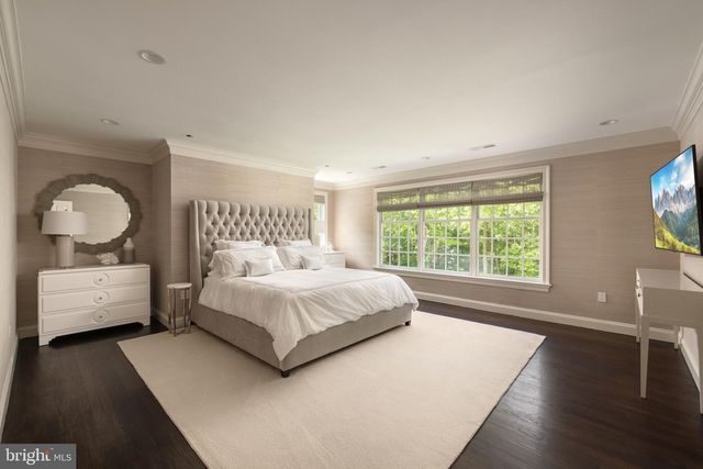 8611 COUNTRY CLUB DR, Bethesda, MD 20817