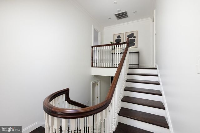 8611 COUNTRY CLUB DR, Bethesda, MD 20817