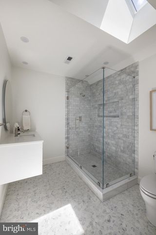 8611 COUNTRY CLUB DR, Bethesda, MD 20817