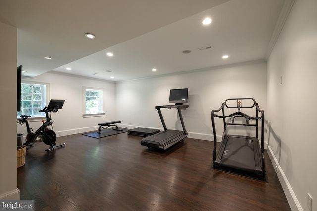 8611 COUNTRY CLUB DR, Bethesda, MD 20817
