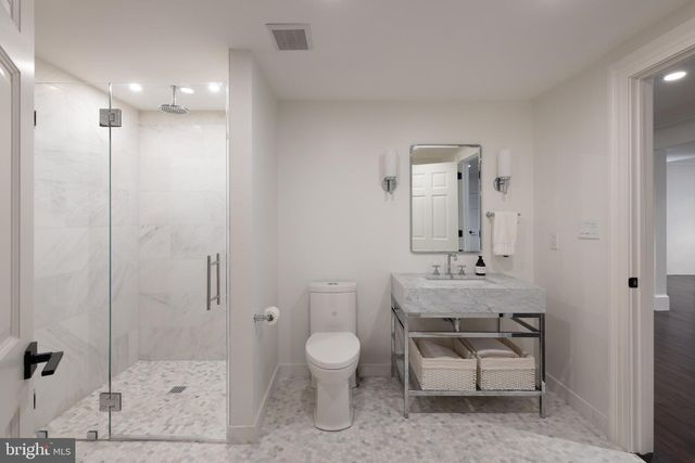 8611 COUNTRY CLUB DR, Bethesda, MD 20817