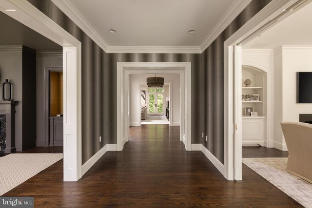 8611 COUNTRY CLUB DR, Bethesda, MD 20817