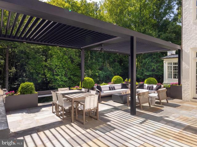 8611 COUNTRY CLUB DR, Bethesda, MD 20817