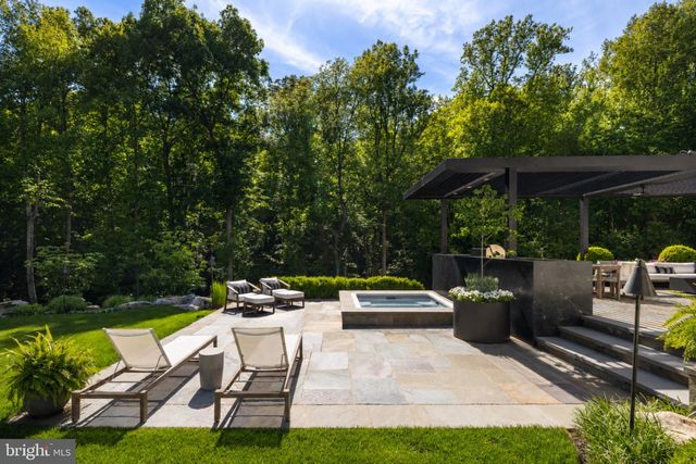 8611 COUNTRY CLUB DR, Bethesda, MD 20817