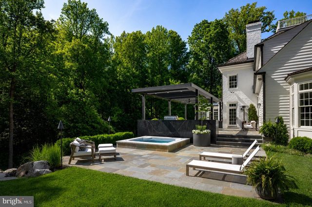 8611 COUNTRY CLUB DR, Bethesda, MD 20817