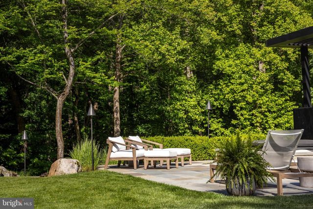8611 COUNTRY CLUB DR, Bethesda, MD 20817
