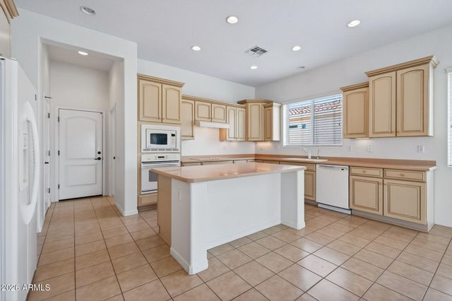 23016 N PEDREGOSA Drive, Sun City West, AZ 85375