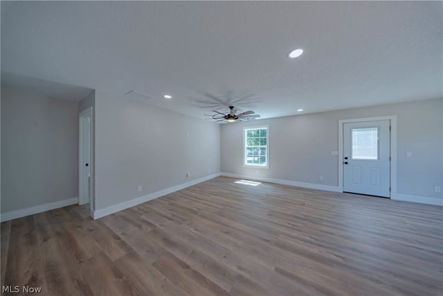 3010 9th Avenue, Vienna, WV 26105