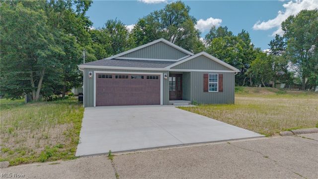 3010 9th Avenue, Vienna, WV 26105