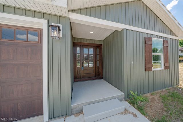 3010 9th Avenue, Vienna, WV 26105