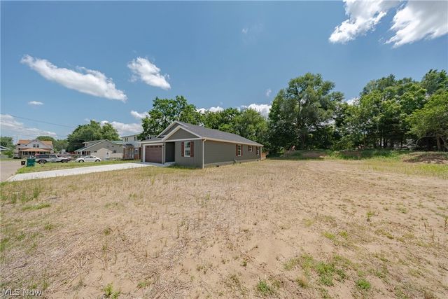 3010 9th Avenue, Vienna, WV 26105